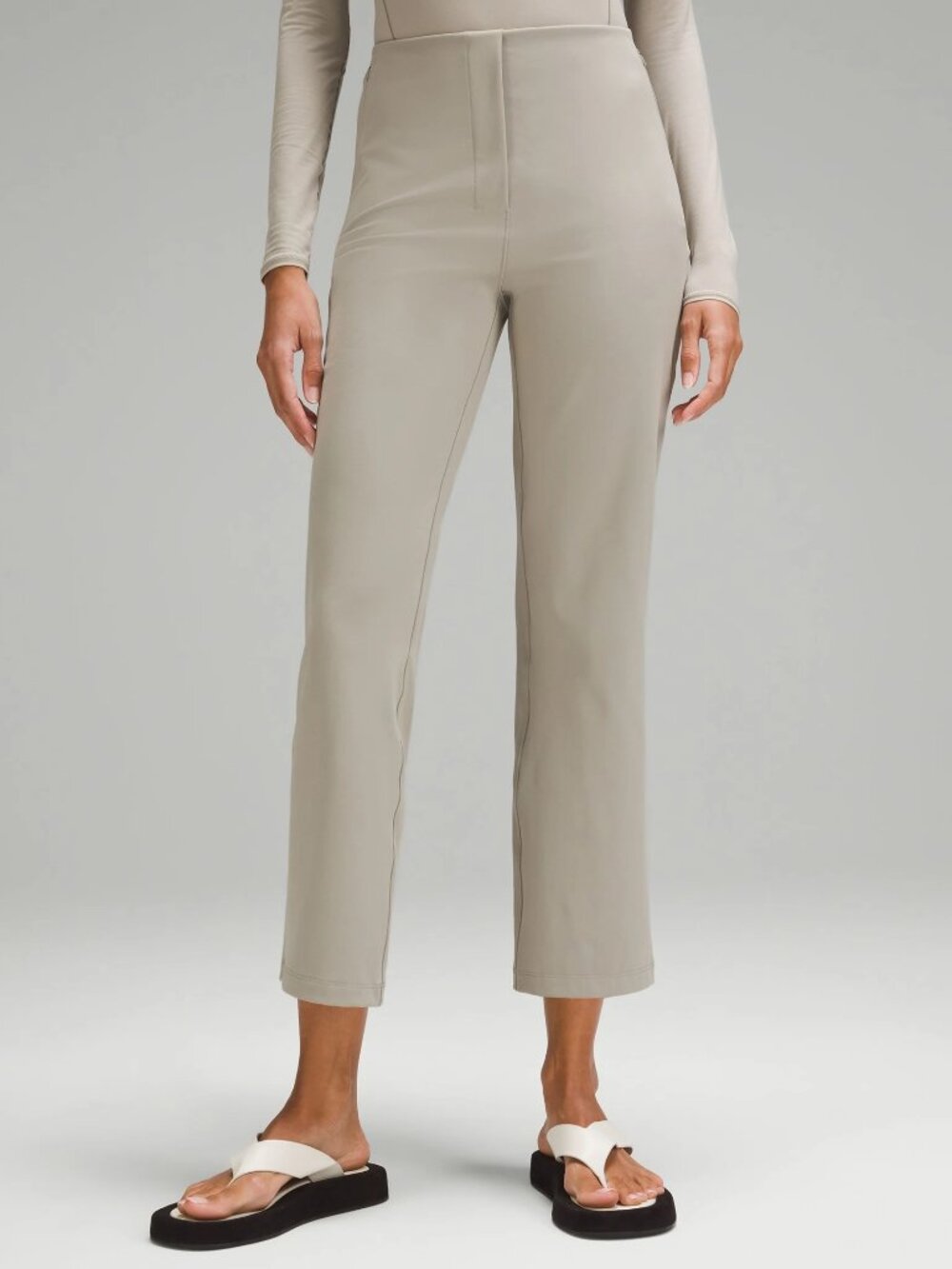 Lululemon Smooth Fit Pull-On High-Rise Crop in Taupe/Tan/Khaki/Riverstone / 2